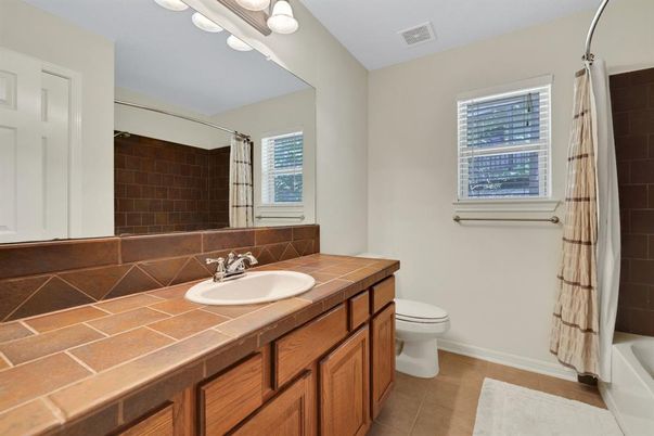 Bathroom, Interior, Tile Countertops