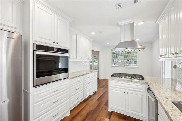 Interior, Kitchen, Recessed Lighting, Stainless Steel Appliances, Wood Texture Flooring