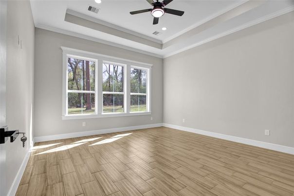 Empty room, Interior, Recessed Lighting, Wood Texture Flooring