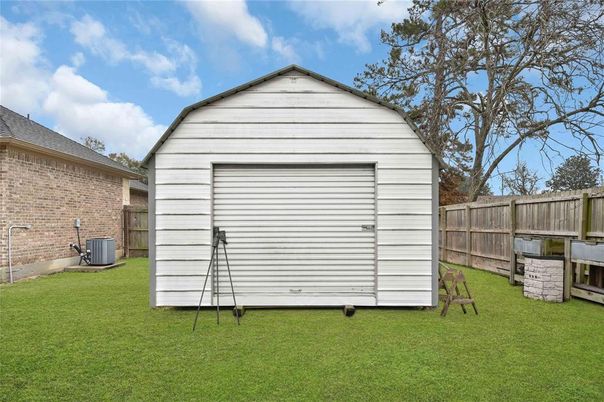 Backyard, Detached Garage, Exterior
