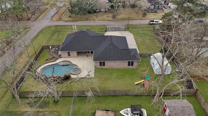 Exterior, Drone