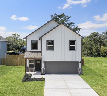 Attached, Backyard, Exterior, Facade, Farmhouse