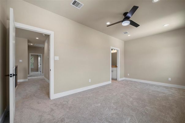 Empty room, Interior, Recessed Lighting