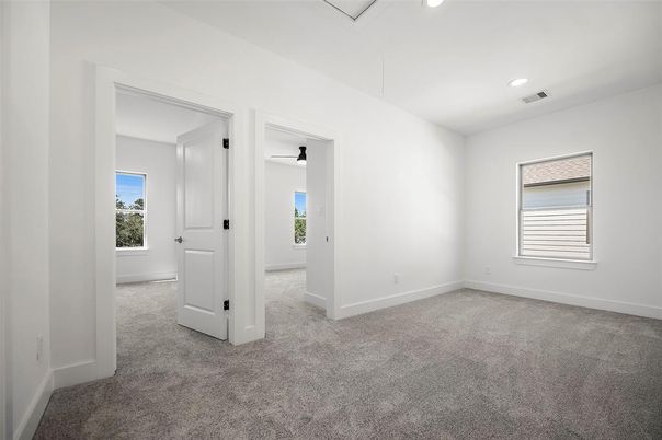Empty room, Interior, Recessed Lighting