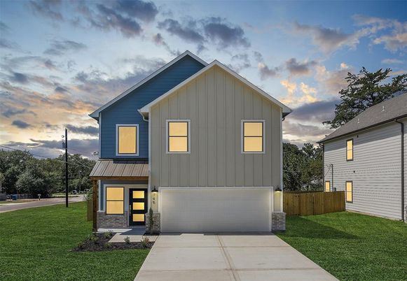 Attached, Exterior, Facade, Farmhouse