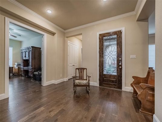 Interior, Piano, Recessed Lighting, Wood Texture Flooring