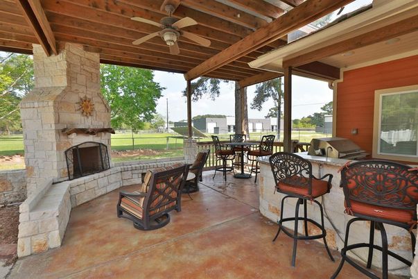 Exterior, Fireplace