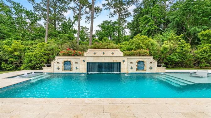 Exterior, Fireplace, Pool