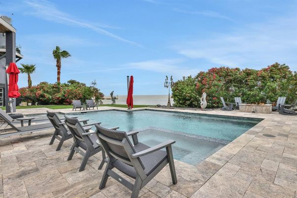 Exterior, Pool, Water
