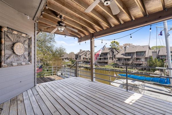 Exterior, Wood Texture Flooring