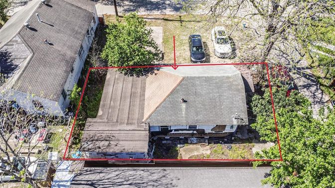 Exterior, Drone