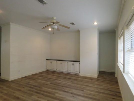 Empty room, Interior, Recessed Lighting, Wood Texture Flooring