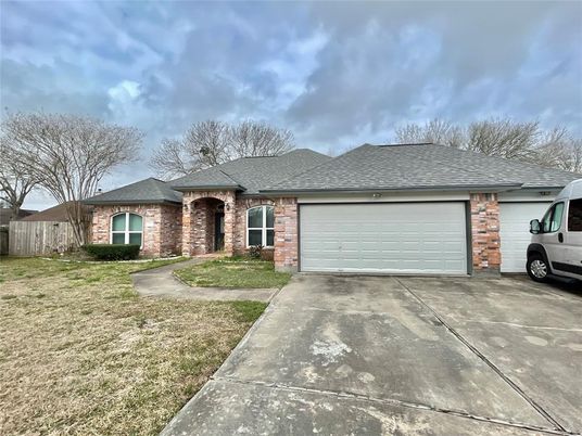 Attached, Exterior, Facade, Brick Facade, Ranch