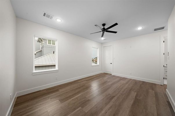 Empty room, Interior, Recessed Lighting, Wood Texture Flooring