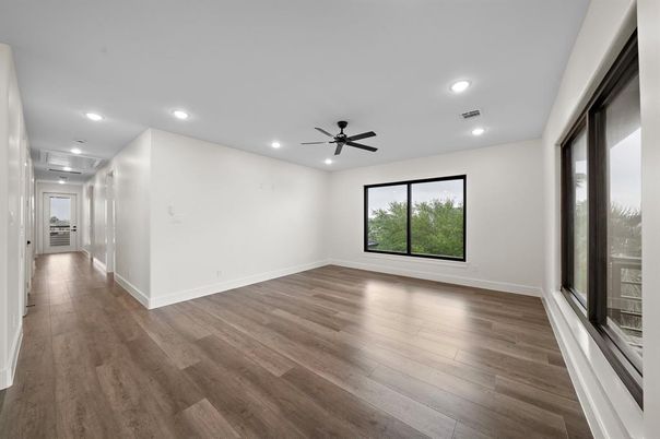 Empty room, Interior, Recessed Lighting, Wood Texture Flooring