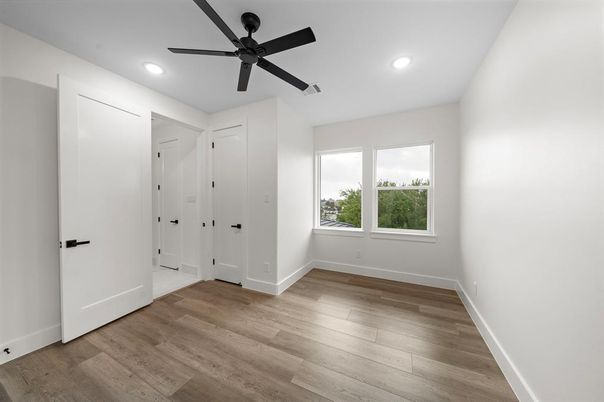 Empty room, Interior, Recessed Lighting, Wood Texture Flooring