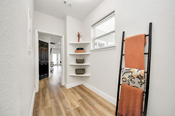 Interior, Recessed Lighting, Wood Texture Flooring