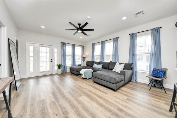 Interior, Living room, Recessed Lighting, Wood Texture Flooring