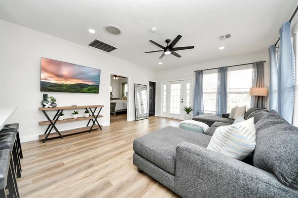 Interior, Living room, Recessed Lighting, Wood Texture Flooring