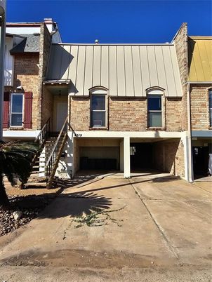 Attached, Exterior, Facade, Brick Facade, Tudor Revival