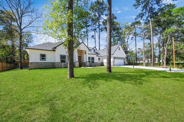 Backyard, Detached Garage, Exterior