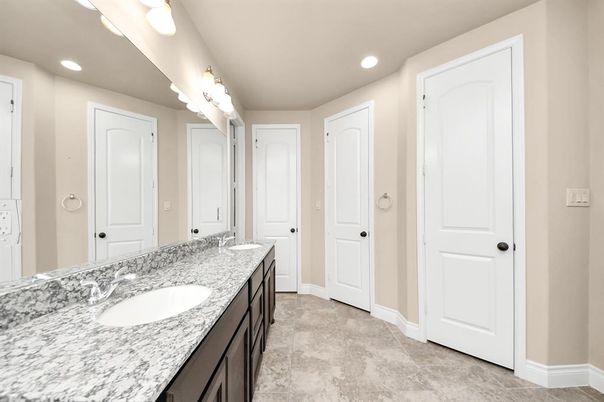 Bathroom, Dual Sink Vanities, Interior, Recessed Lighting