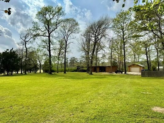 Backyard, Detached Garage, Exterior