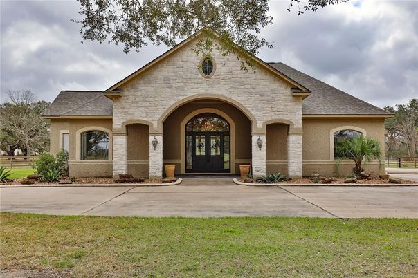 Exterior, Facade, Brick Traditional