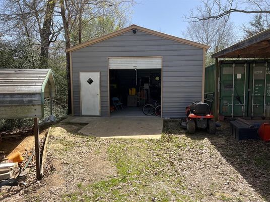 Detached Garage, Exterior