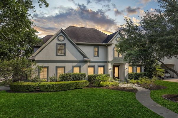 Backyard, Exterior, Facade, French Provincial