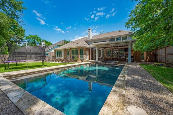 Exterior, Playground, Pool