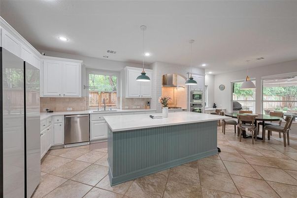 Dining room, Interior, Kitchen, Pendant Lights, Recessed Lighting, Stainless Steel Appliances