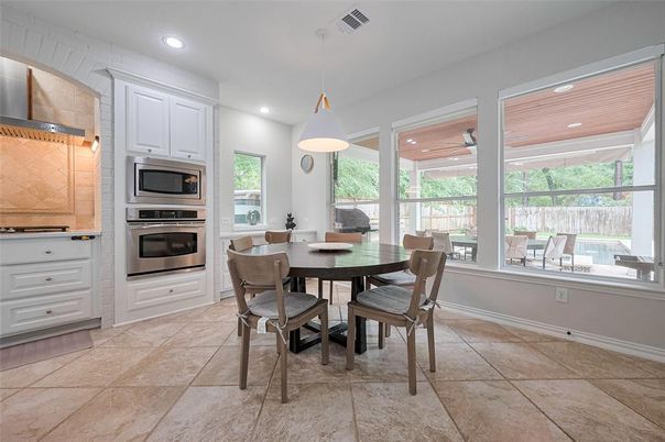 Dining room, Interior, Kitchen, Pendant Lights, Recessed Lighting, Stainless Steel Appliances