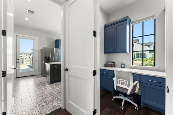 Home Office, Interior, Recessed Lighting, Wood Texture Flooring
