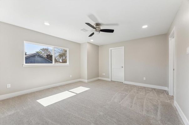 Empty room, Interior, Recessed Lighting