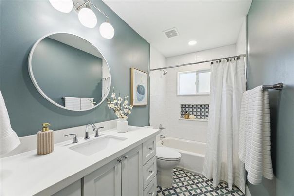 Bathroom, Interior, Recessed Lighting