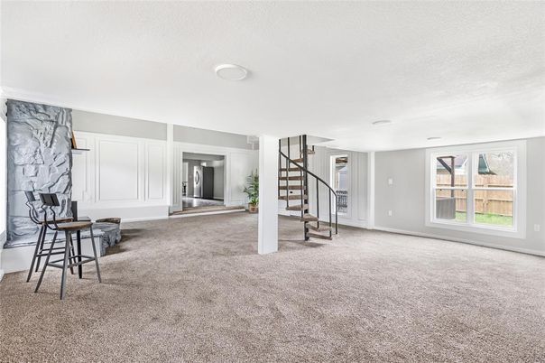 Empty room, Interior