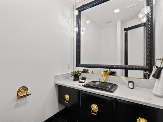 Bathroom, Interior, Pendant Lights, Recessed Lighting