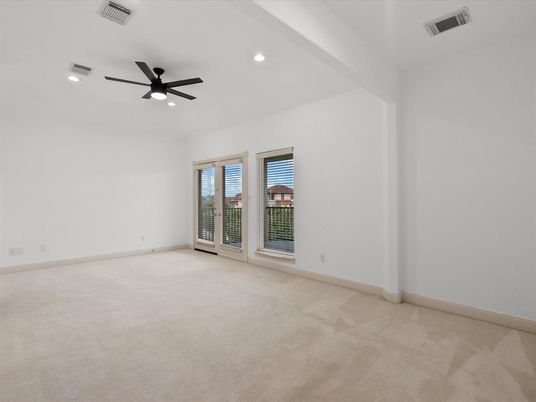 Empty room, Interior, Recessed Lighting