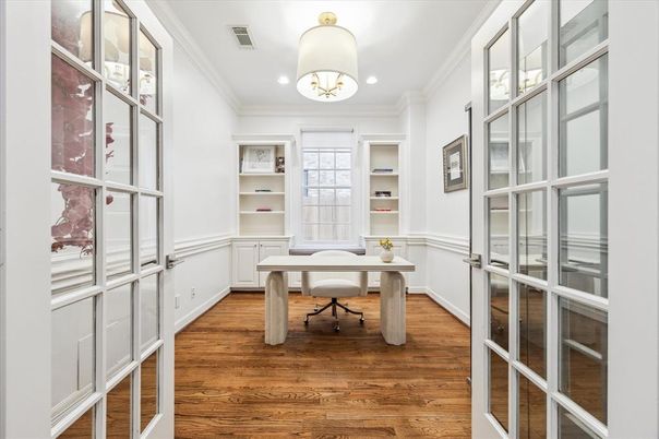 Home Office, Interior, Recessed Lighting, Wood Texture Flooring