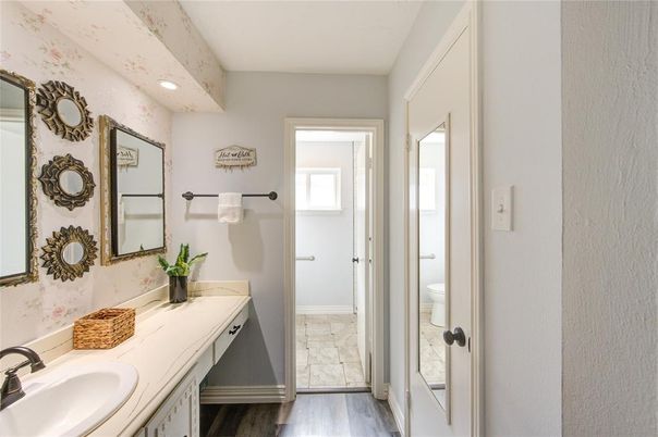 Bathroom, Interior, Recessed Lighting, Wood Texture Flooring