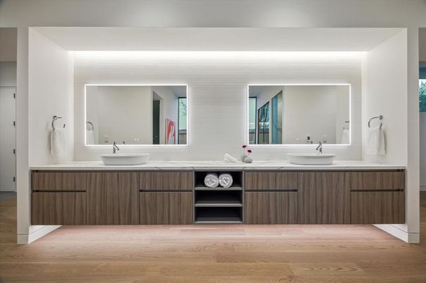 Bathroom, Dual Sink Vanities, Interior, Wood Texture Flooring