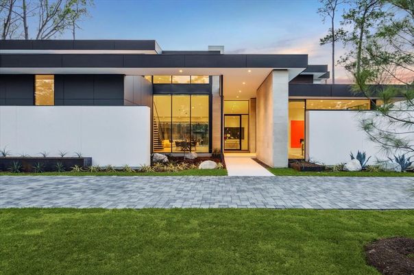 Backyard, Exterior, Facade, Modern