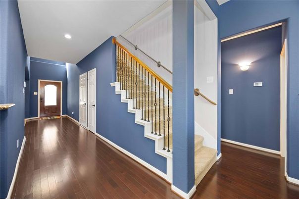 Interior, Recessed Lighting, Wood Texture Flooring
