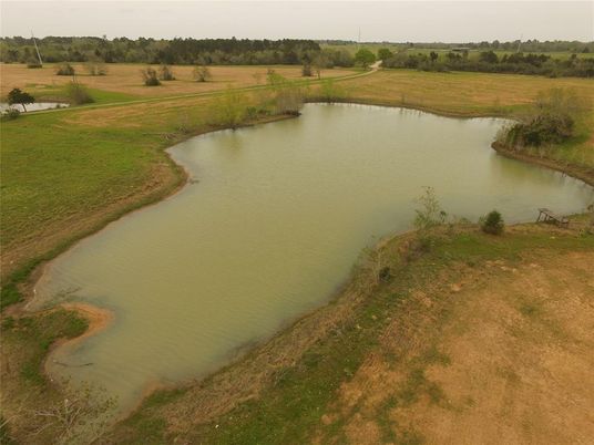 Exterior, Lake
