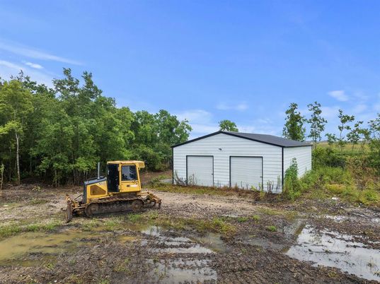 Backyard, Detached Garage, Exterior