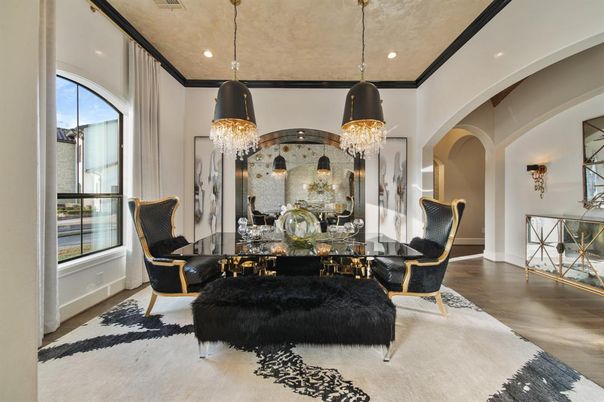 Chandelier, Dining room, Interior, Recessed Lighting, Wood Texture Flooring