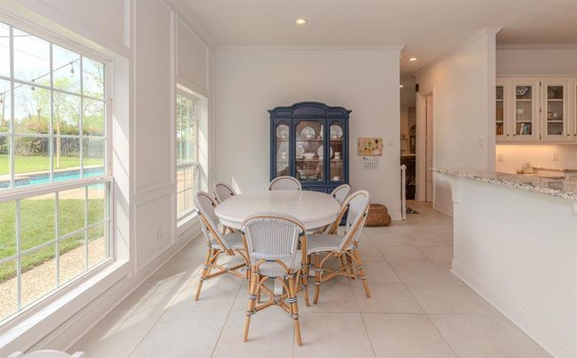 Dining room, Interior, Recessed Lighting