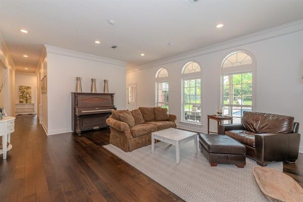 Interior, Living room, Piano, Recessed Lighting, Wood Texture Flooring