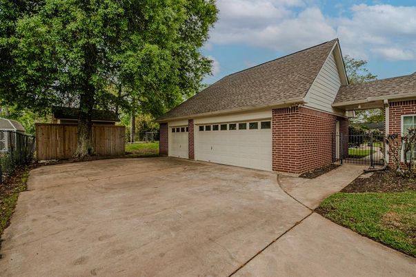 Detached Garage, Exterior